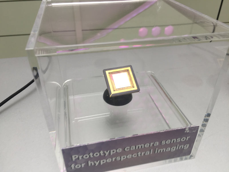 An ultra-sensible camera sensor using graphene and quantum dots capable of sensing unprecedented materials. Courtesy of ICFO